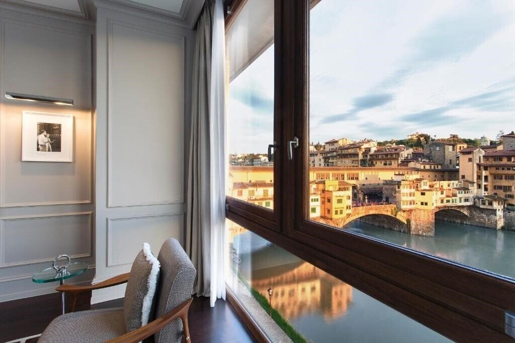 Готель Portrait Firenze 4*