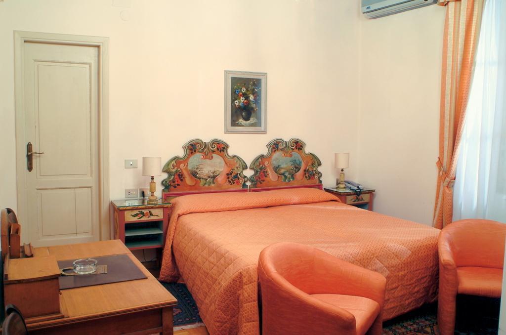 Готель Villa Le Rondini 4*