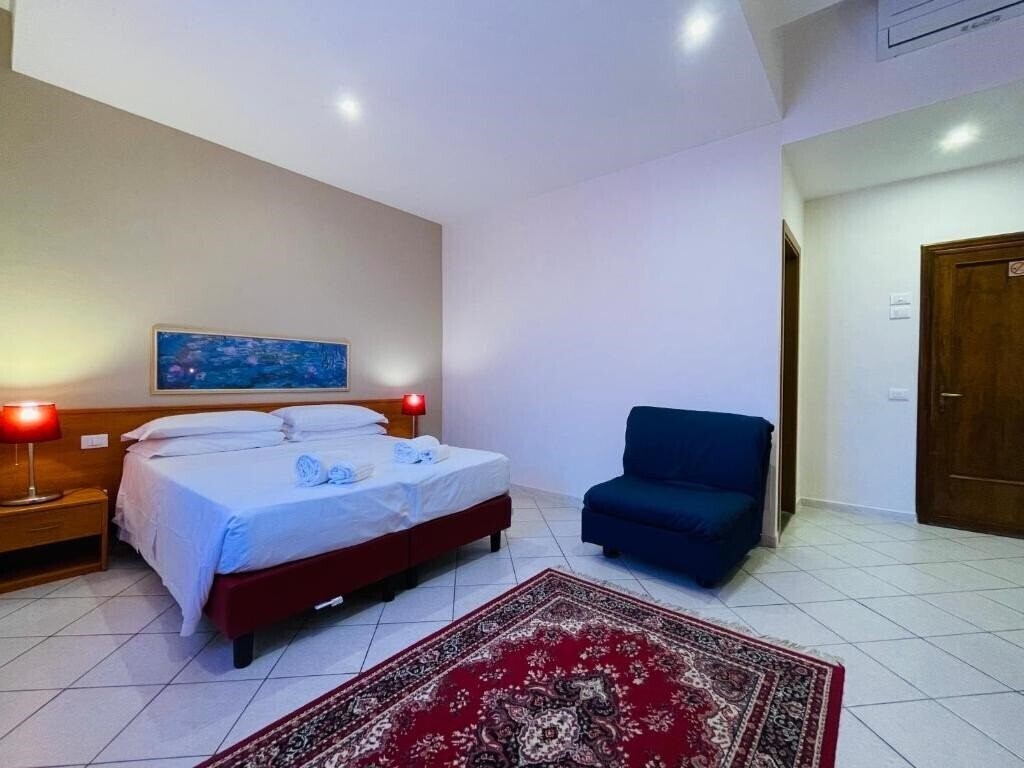 Отель Leopolda Hotel 3*