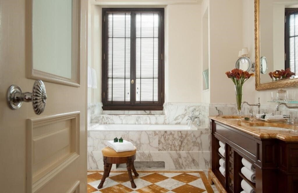 Изображение Four Seasons 5*