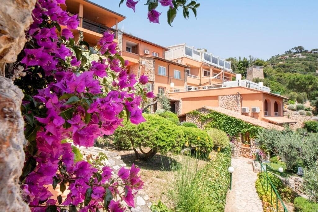 Фотографія Torre Di Cala Piccola 4*