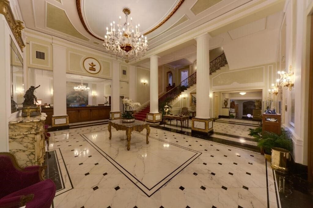 Готель Grand Baglioni 4*