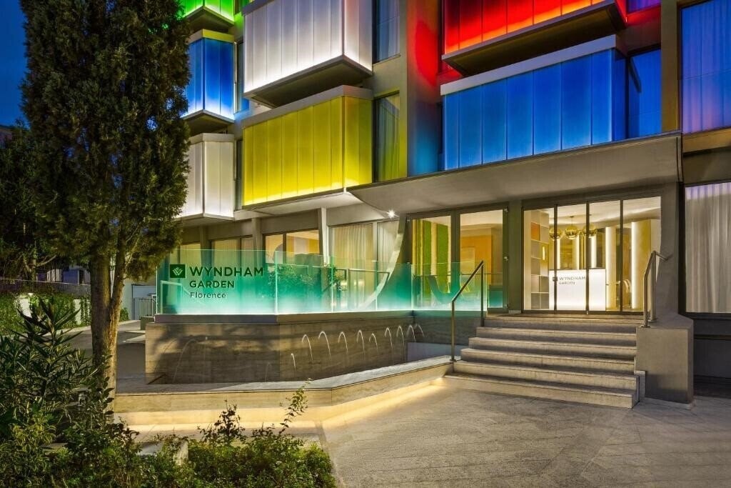 Готель Wyndham Garden Florence 4*