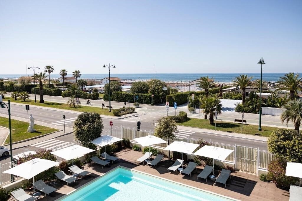 Отель Grand Hotel 4*
