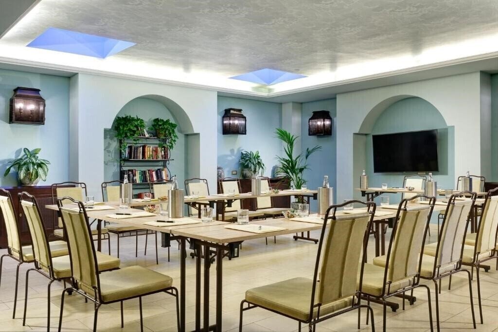 Картинка Continental Genova 4*