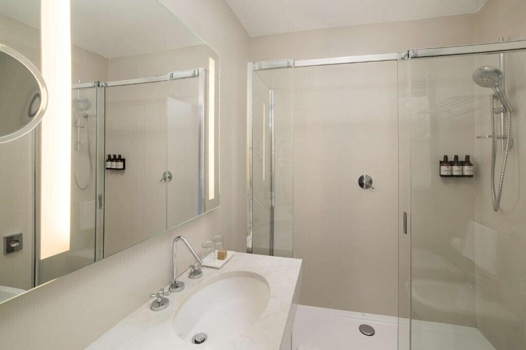 Изображение NH Genova Centro 4*