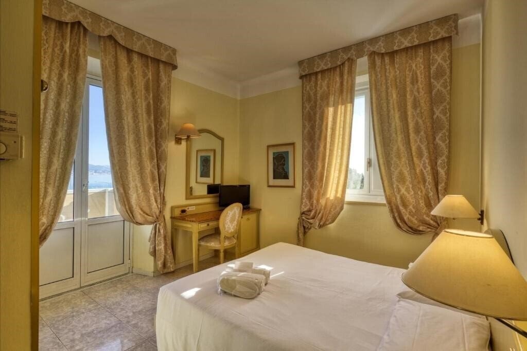 Фото Ena Hotel (Arenzano) 3*