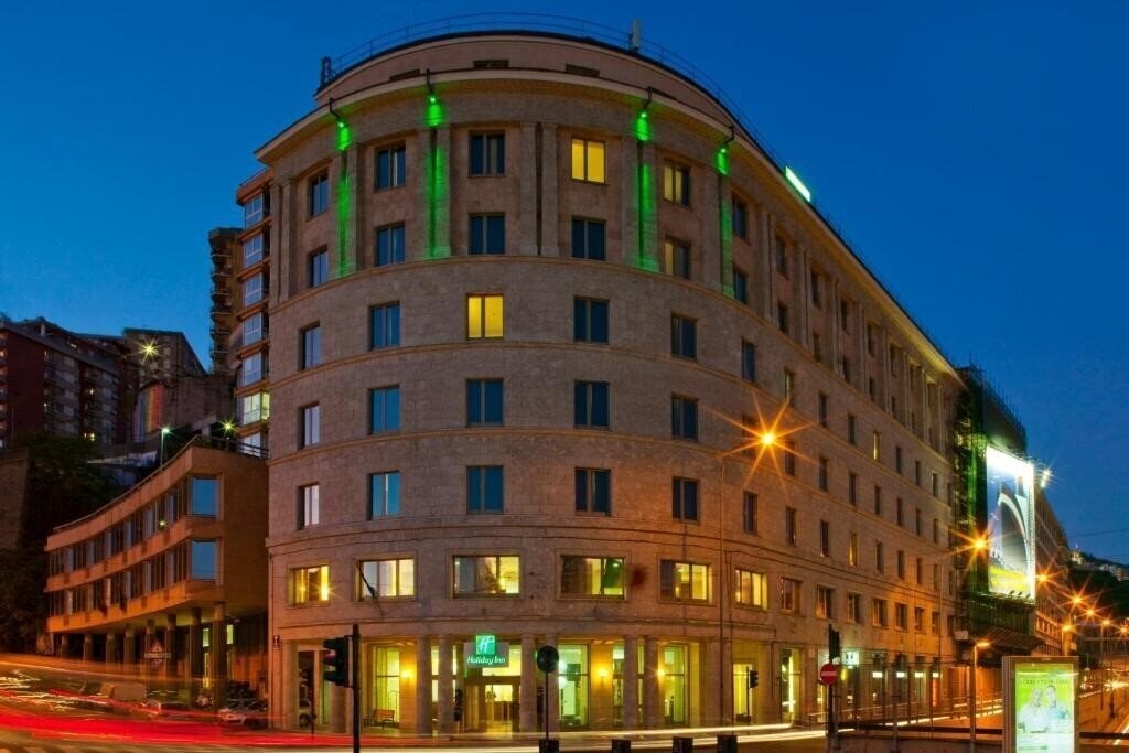 Отель Holiday Inn Genoa City 4*