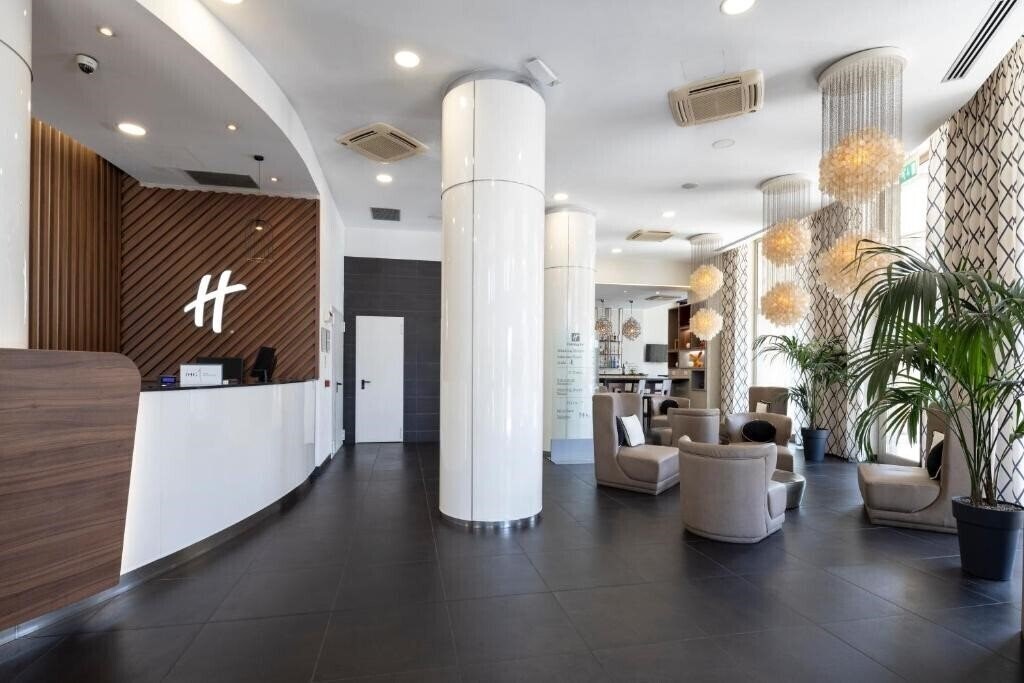 Фото Holiday Inn Genoa City 4*