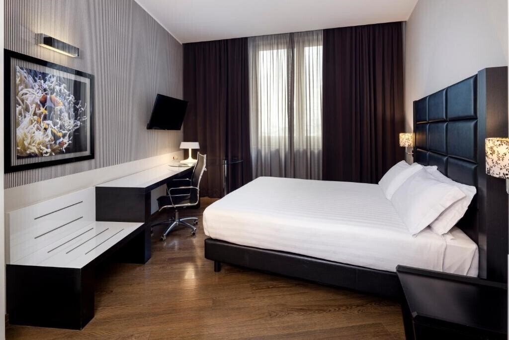Изображение Holiday Inn Genoa City 4*