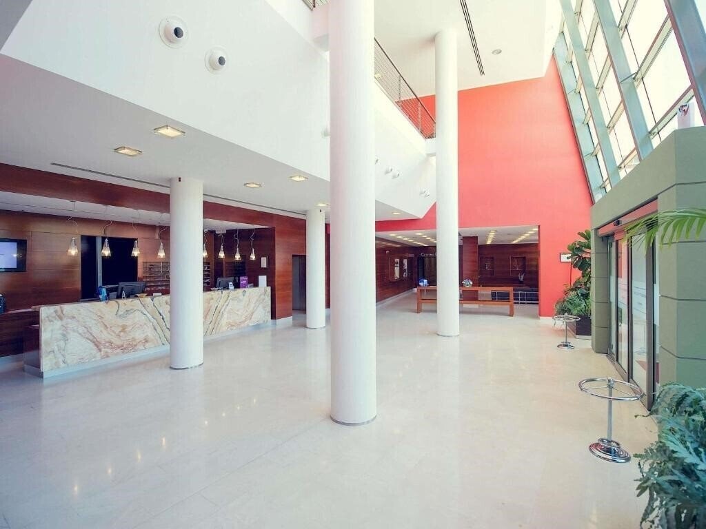 Готель Mercure Genova San Biagio 4*