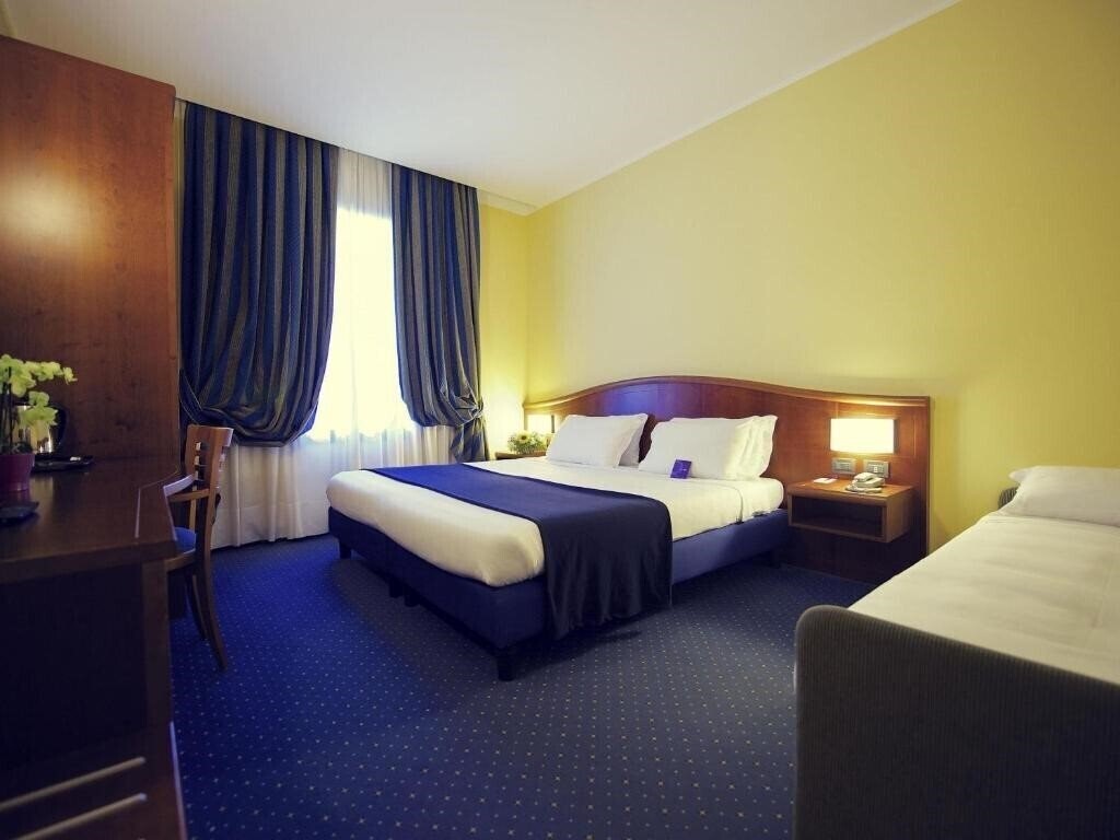 Фото Mercure Genova San Biagio 4*