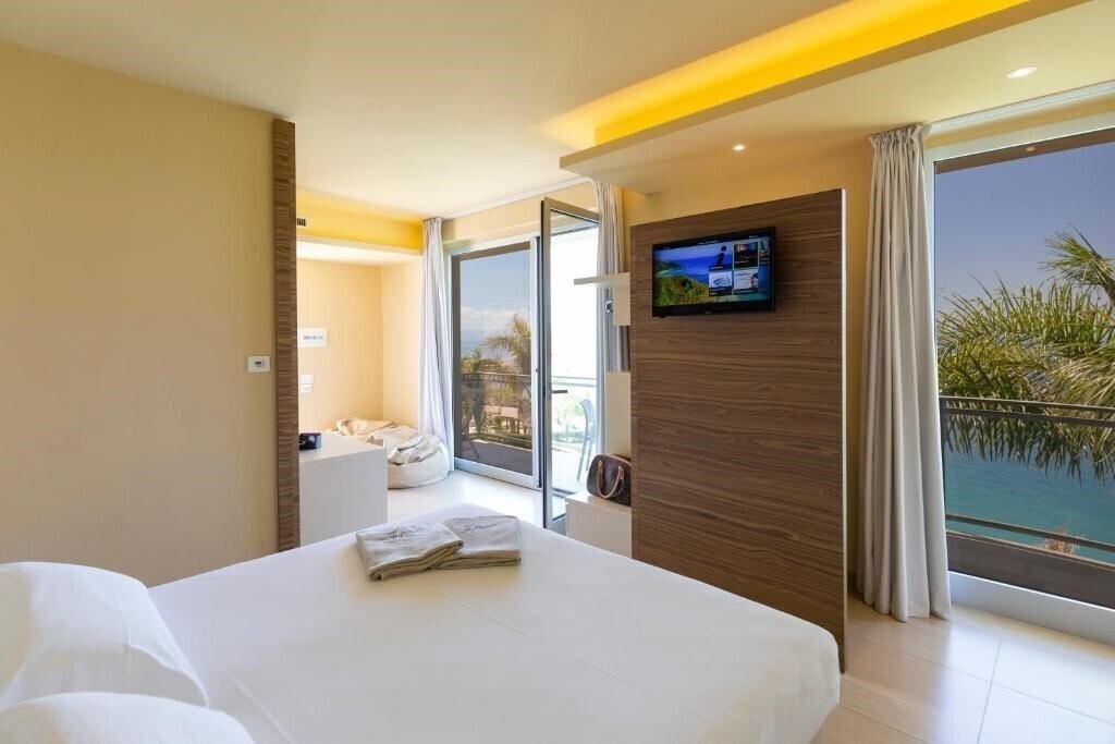 Фото Blue Bay Resort 4*
