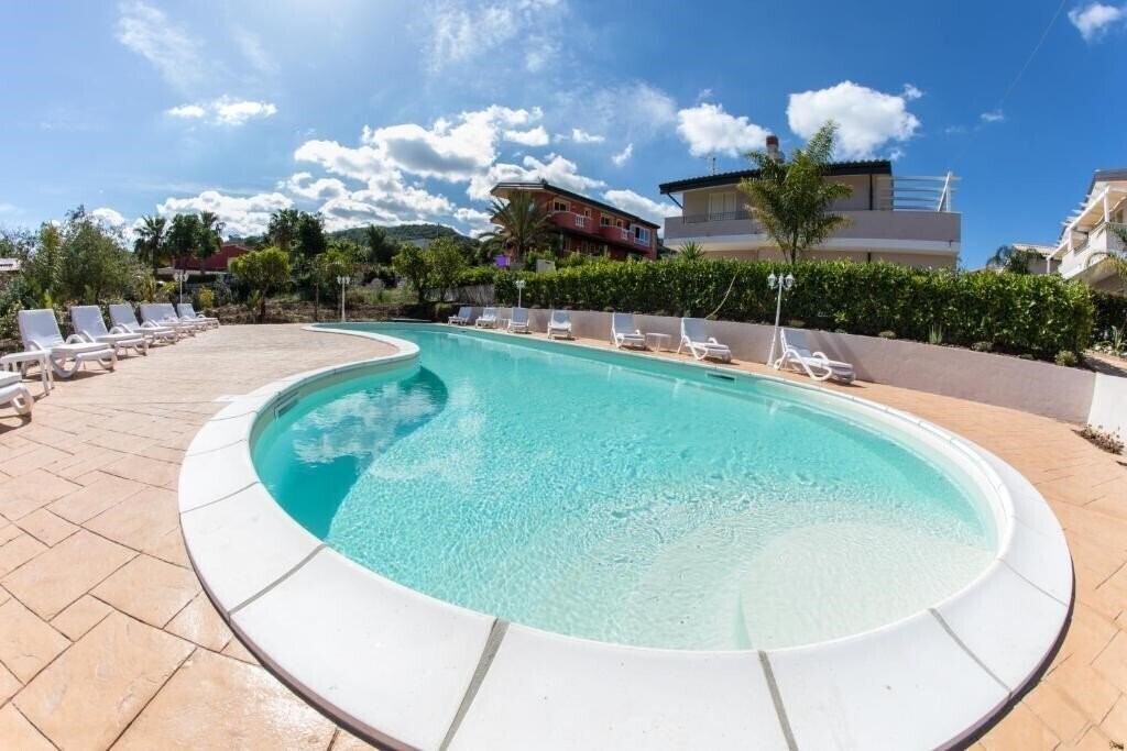 Готель Residenza Borgo Italico (Santa Domenica) 3*