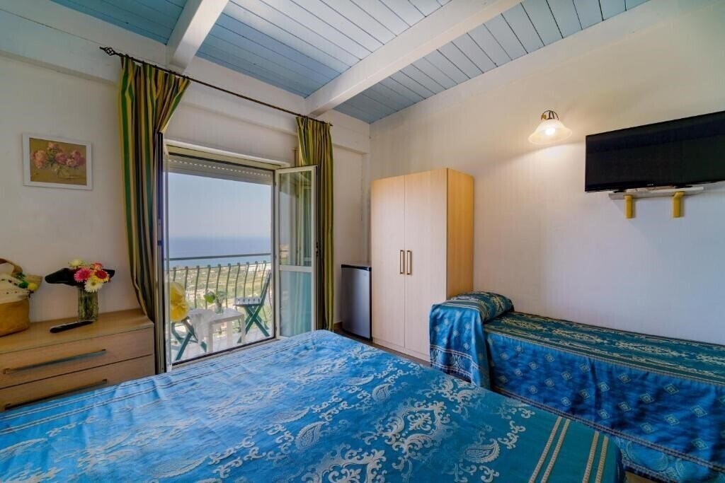 Готель Orizzonte Blu (Tropea) 3*