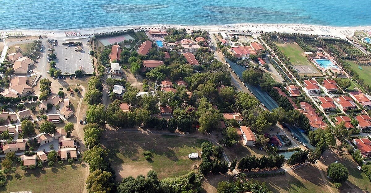 Готель Baia Di Zambrone 3*