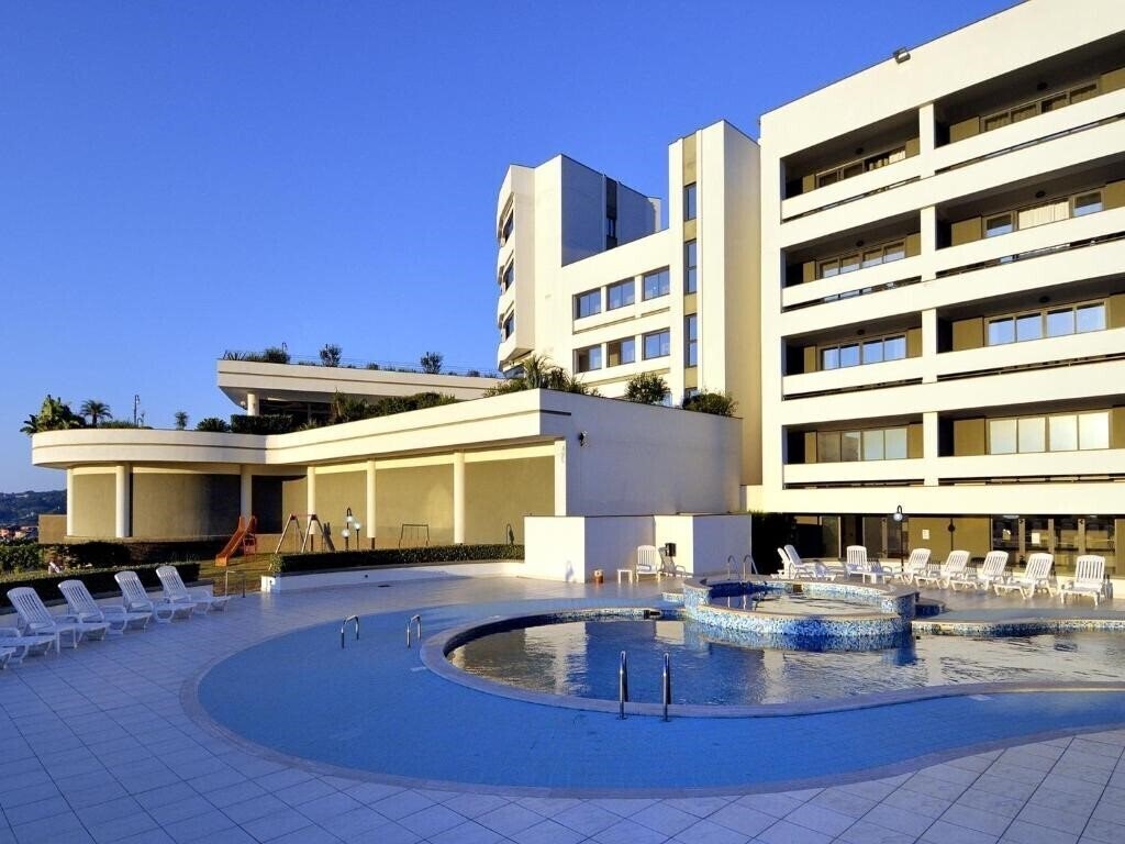 Готель Mirabeau Park Hotel 4*