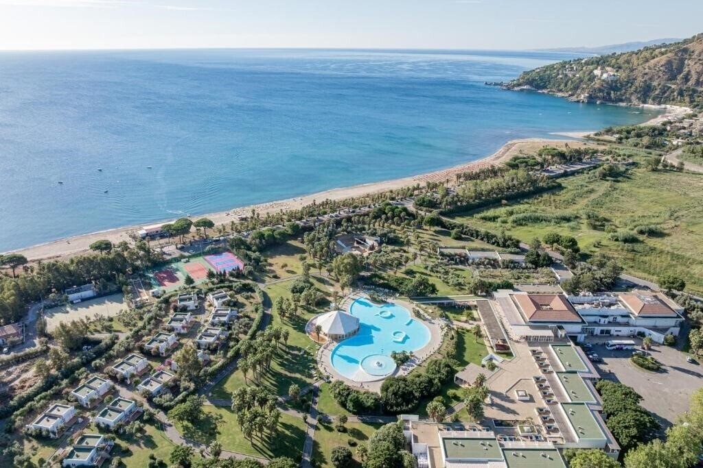 Отель Club Esse Sunbeach (Squillace Lido) 4*