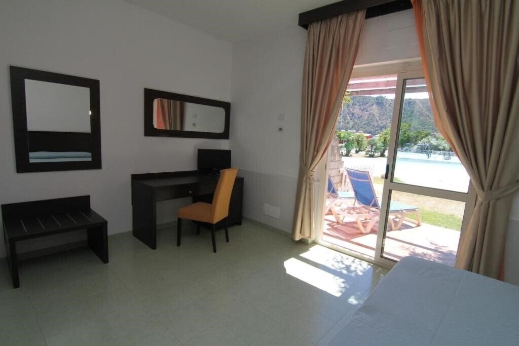 Фото Club Esse Sunbeach 4*