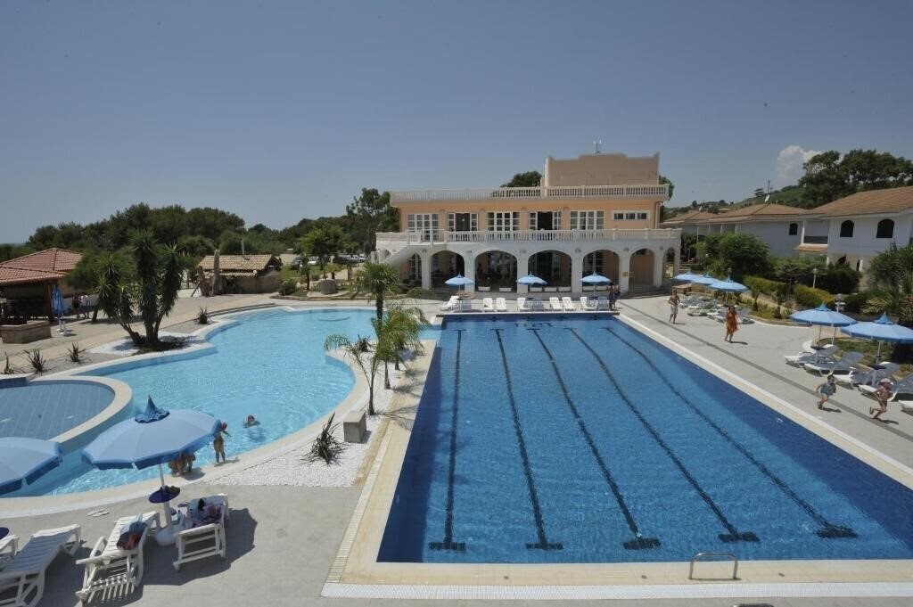 Готель Santa Monica 3*