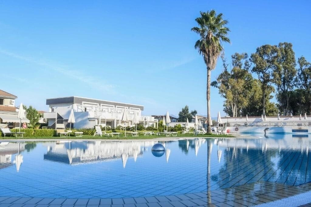 Отель Salice Club Resort 4*