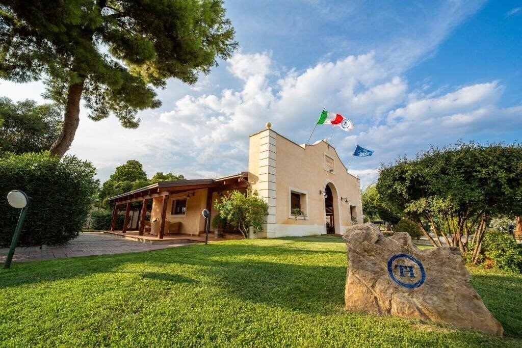 Отель TH Marina di Sibari - Baia Degli Achei Village 4*