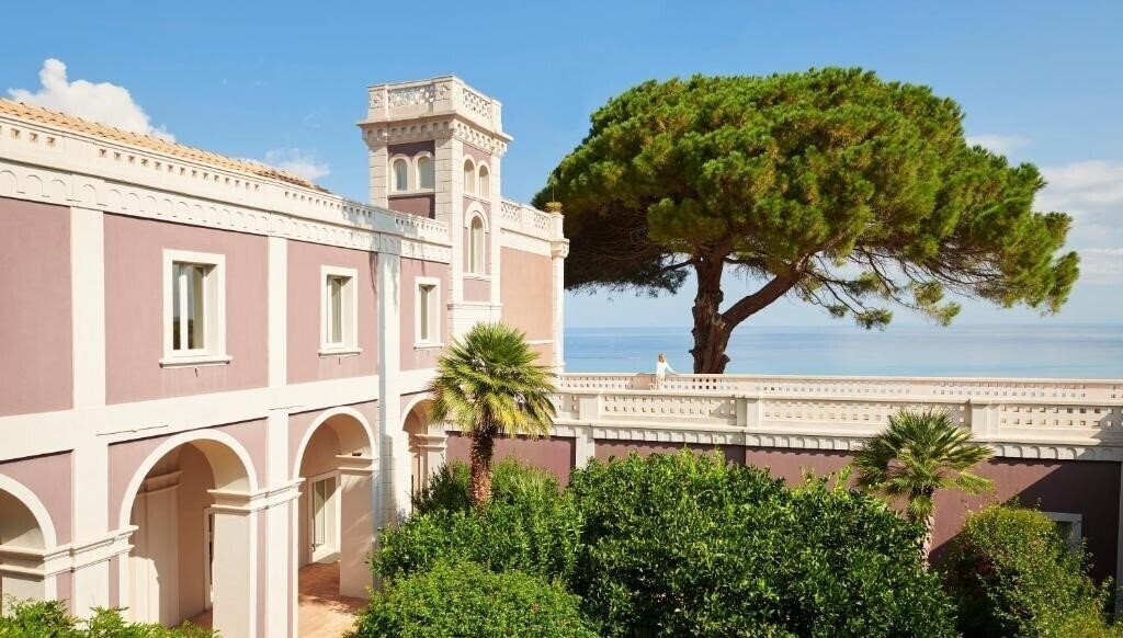 Отель Villa Paola 5*