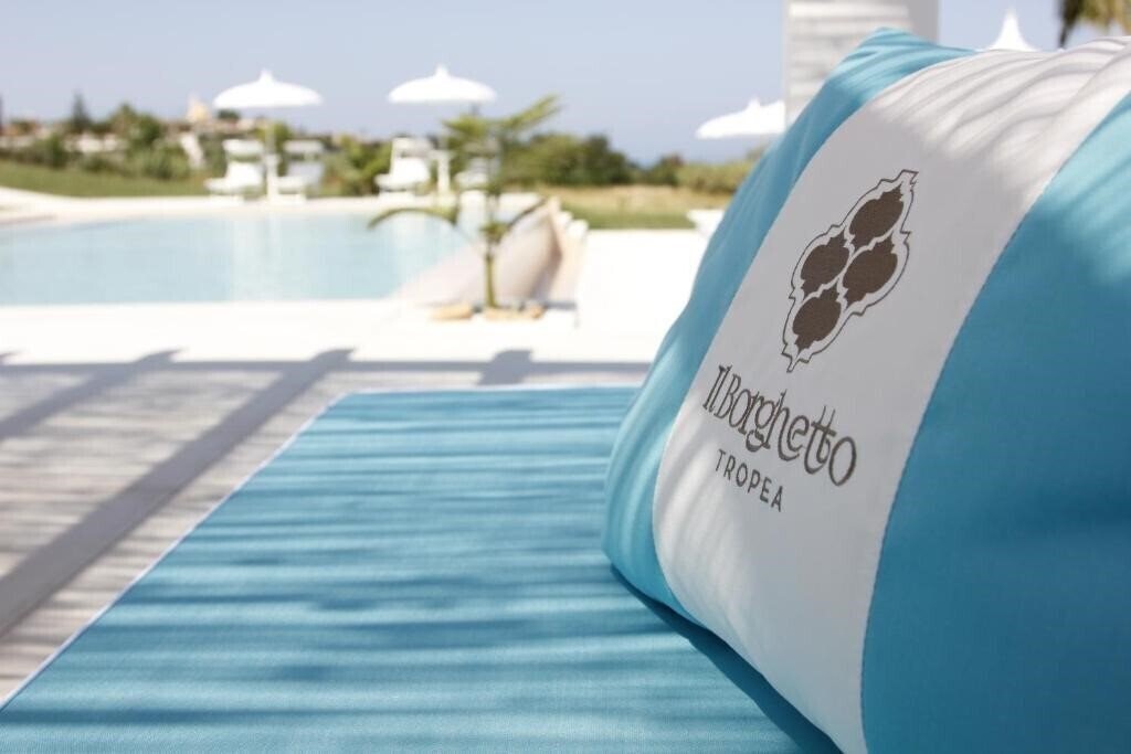 Фотографія Il Borghetto Creative Resort Tropea 4*