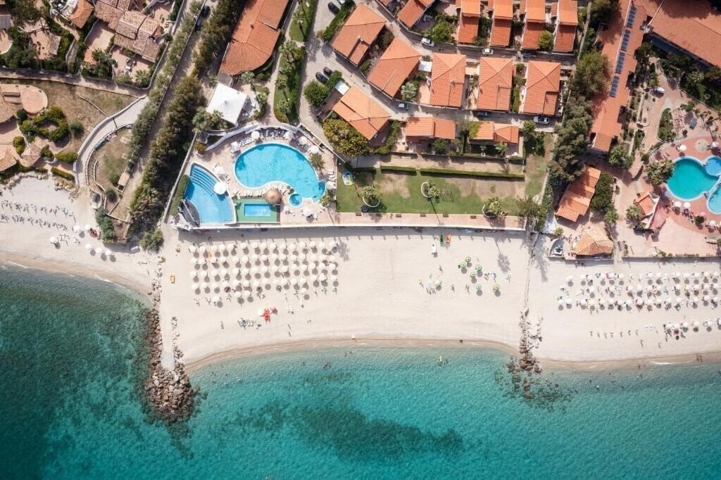Отель Cala Petrosa Resort 3*