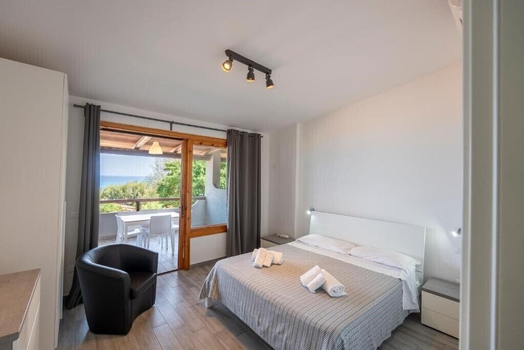 Фото Cala Petrosa Resort 3*