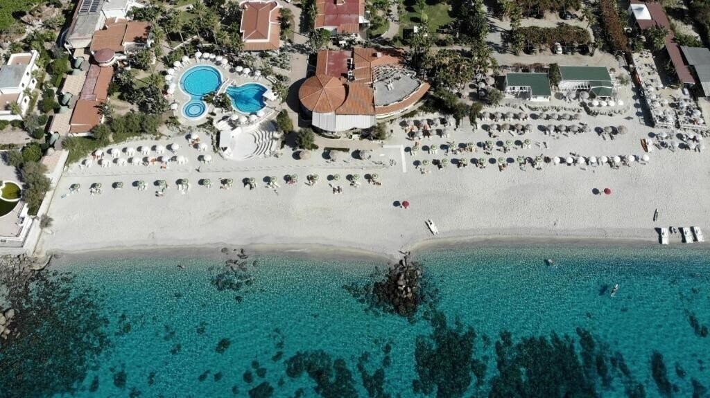 Отель Hotel Villaggio Il Gabbiano 4*