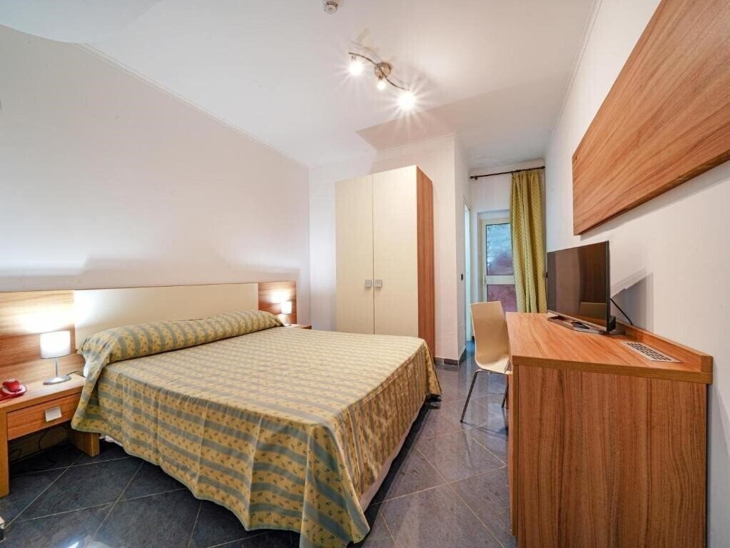 Фото Futura Baia Tropea 4*