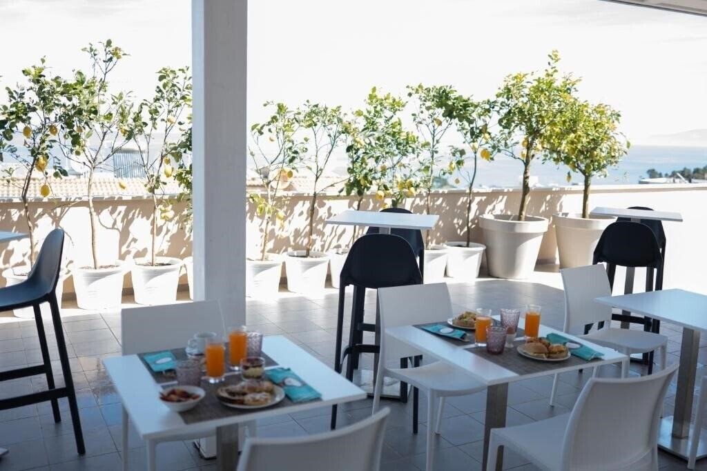 Фотографія Middle Town Palace Tropea 4*