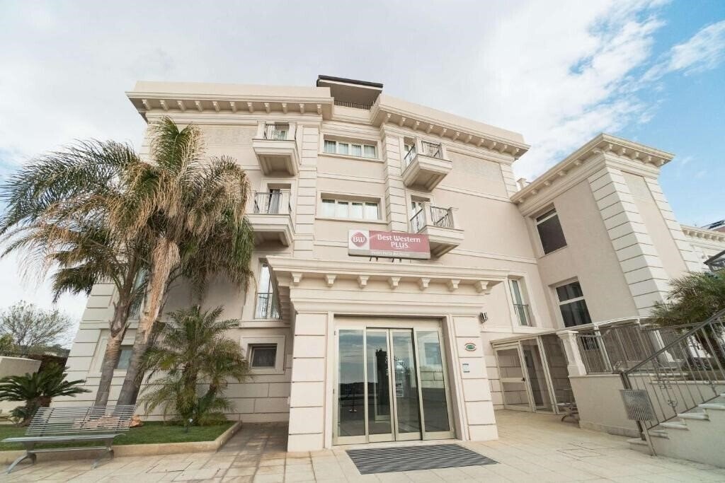 Отель Best Western Plus Perla Del Porto 4*