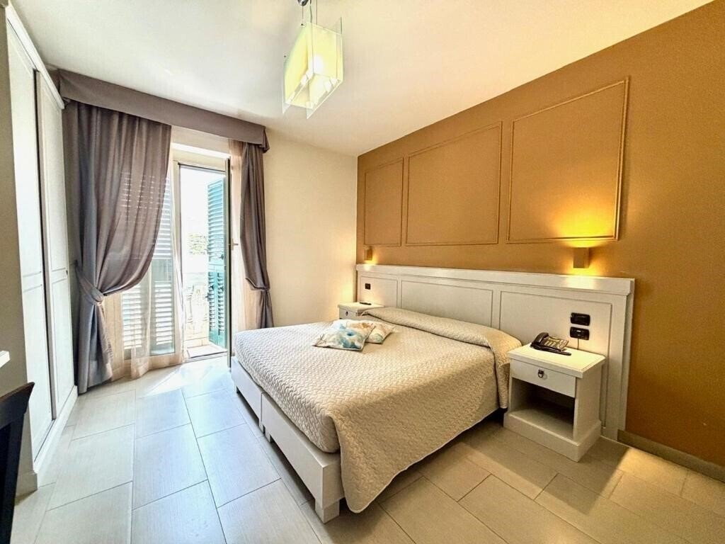 Отель Albanuova Hotel (Reggio Calabria) 4*