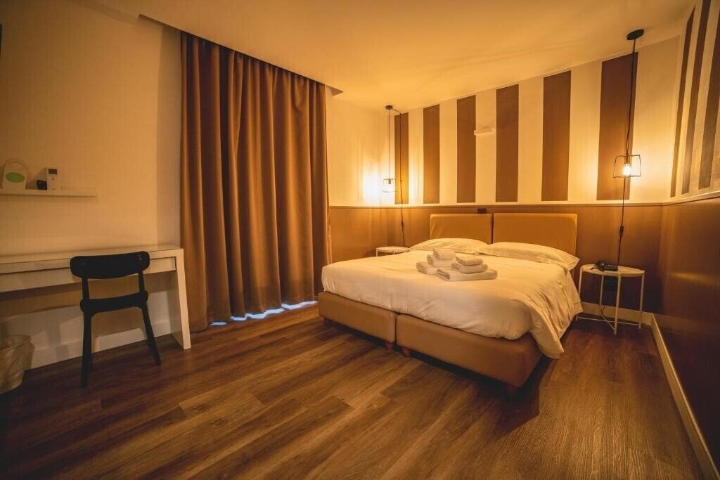 Отель Hotel Continental (Reggio Calabria) 4*
