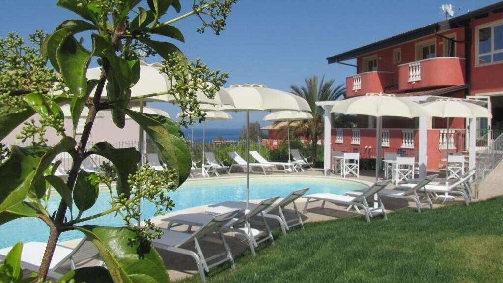 Фото Hotel Borgo di Santa Barbara (Ricadi) 4*