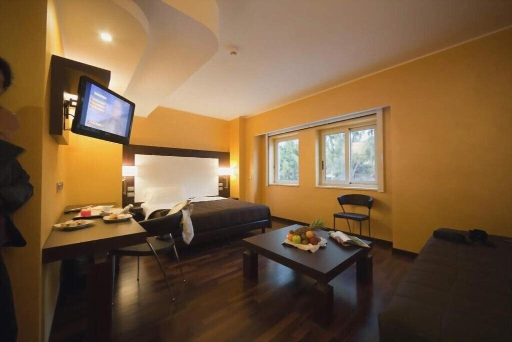 Зображення E' Hotel (Reggio di Calabria) 4*