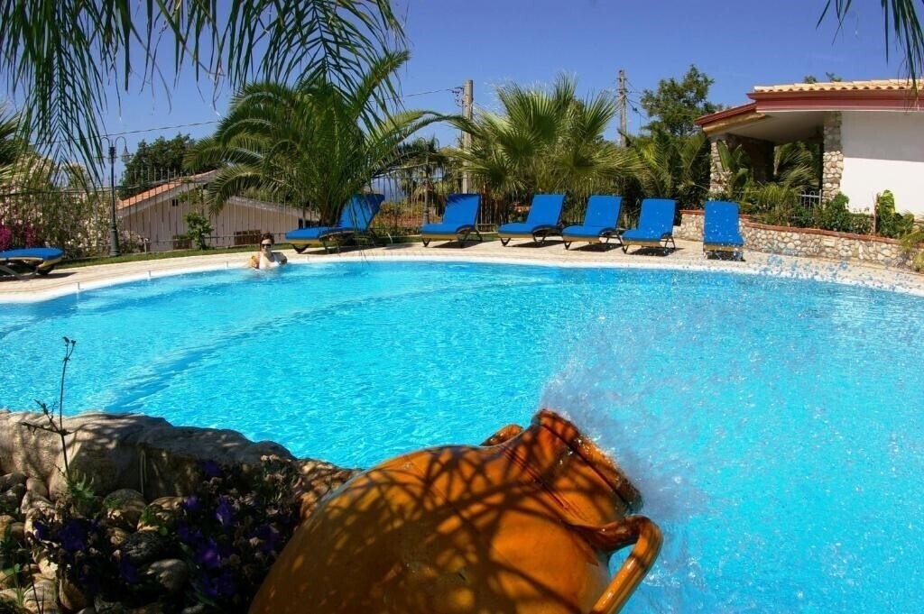 Готель Village Eden 3*