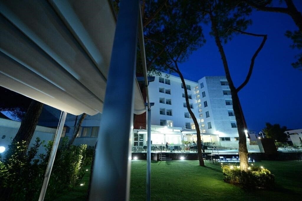 Отель Giulivo Hotel & Village 4*