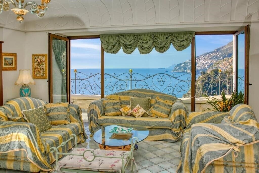 Готель La Conca Azzurra Hotel 4*