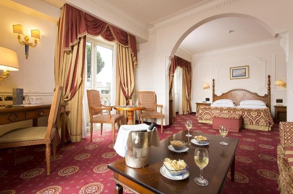 Фото Grand Hotel Vanvitelli 4*