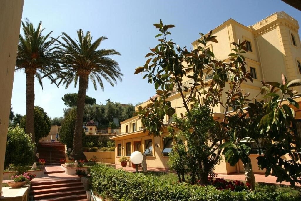 Готель Villa Igea Sorrento 3*