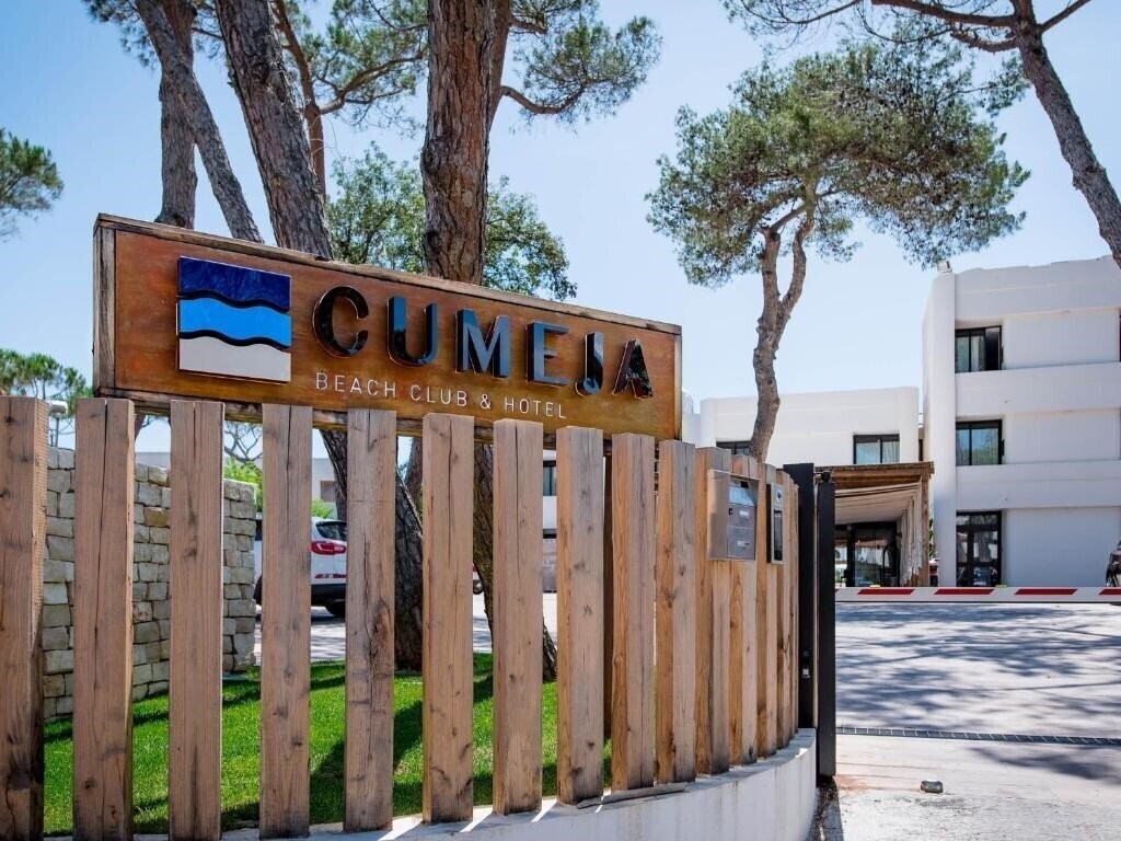 Отель Cumeja Beach 4*
