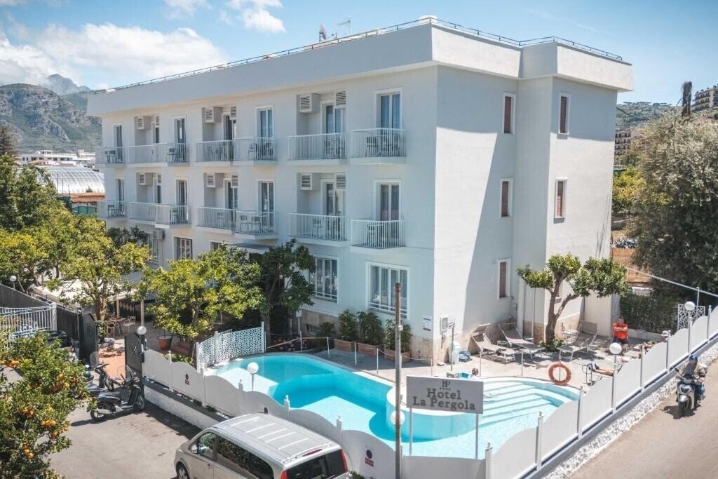 Готель Hotel La Pergola 3*