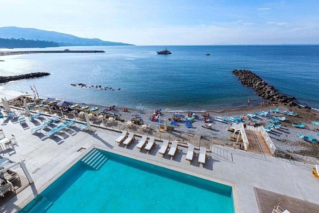 Фотографія Alimuri Bay Resort	 4*