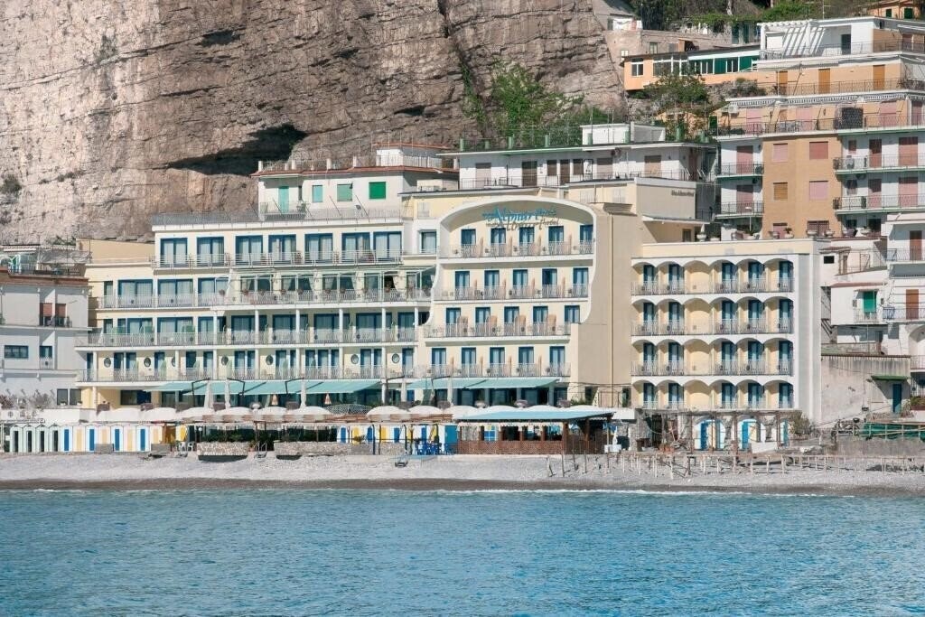 Готель Alimuri Bay Resort	 4*