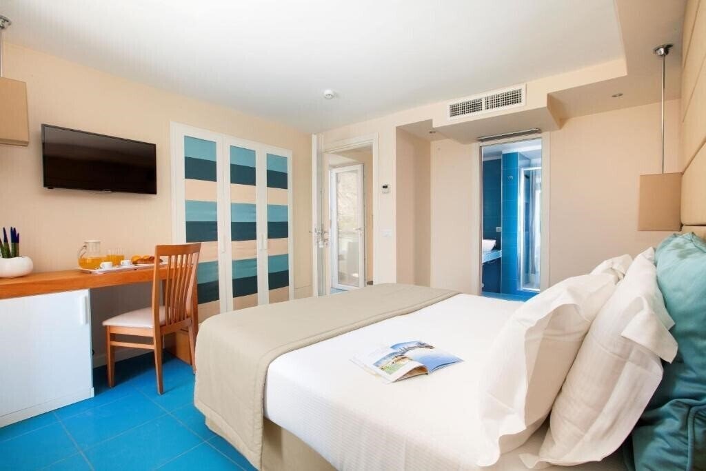 Картинка Alimuri Bay Resort	 4*