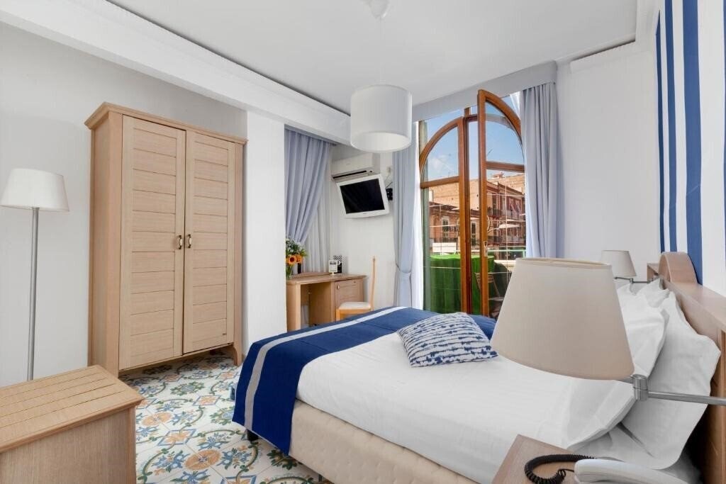 Фото Hotel Herculaneum 3*
