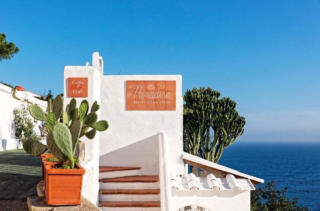 Отель Paradise Relais Villa Janto 4*